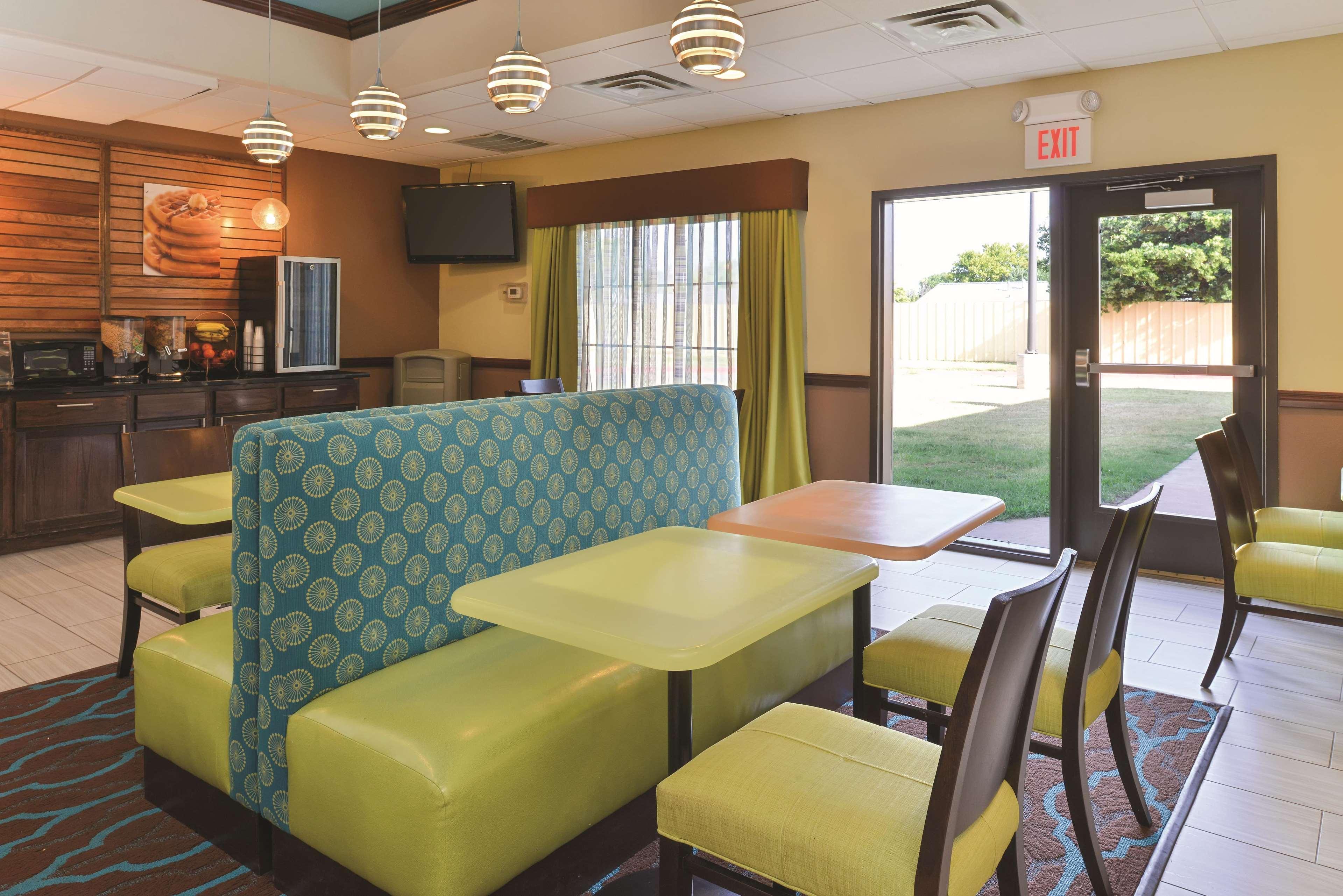 La Quinta By Wyndham Woodward Hotel Buitenkant foto