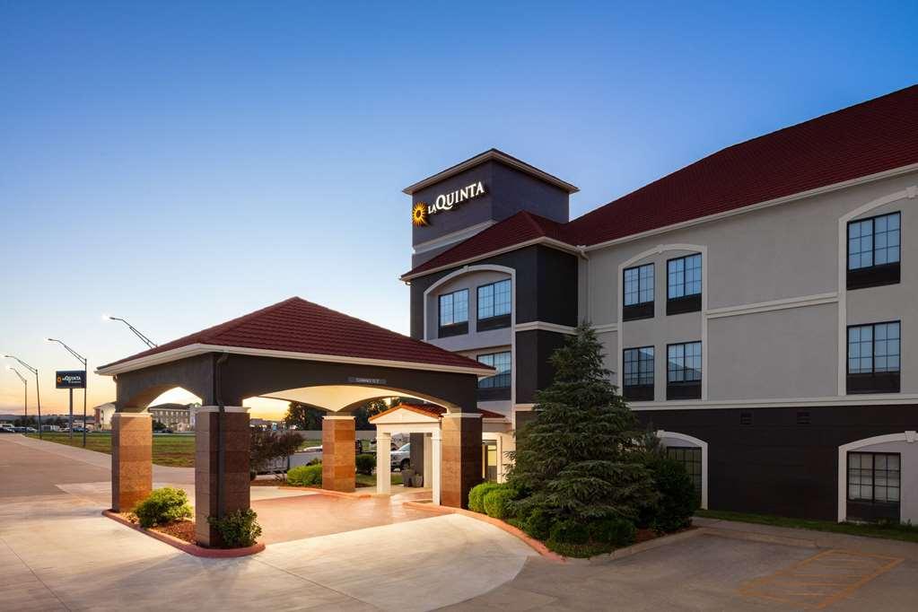 La Quinta By Wyndham Woodward Hotel Buitenkant foto